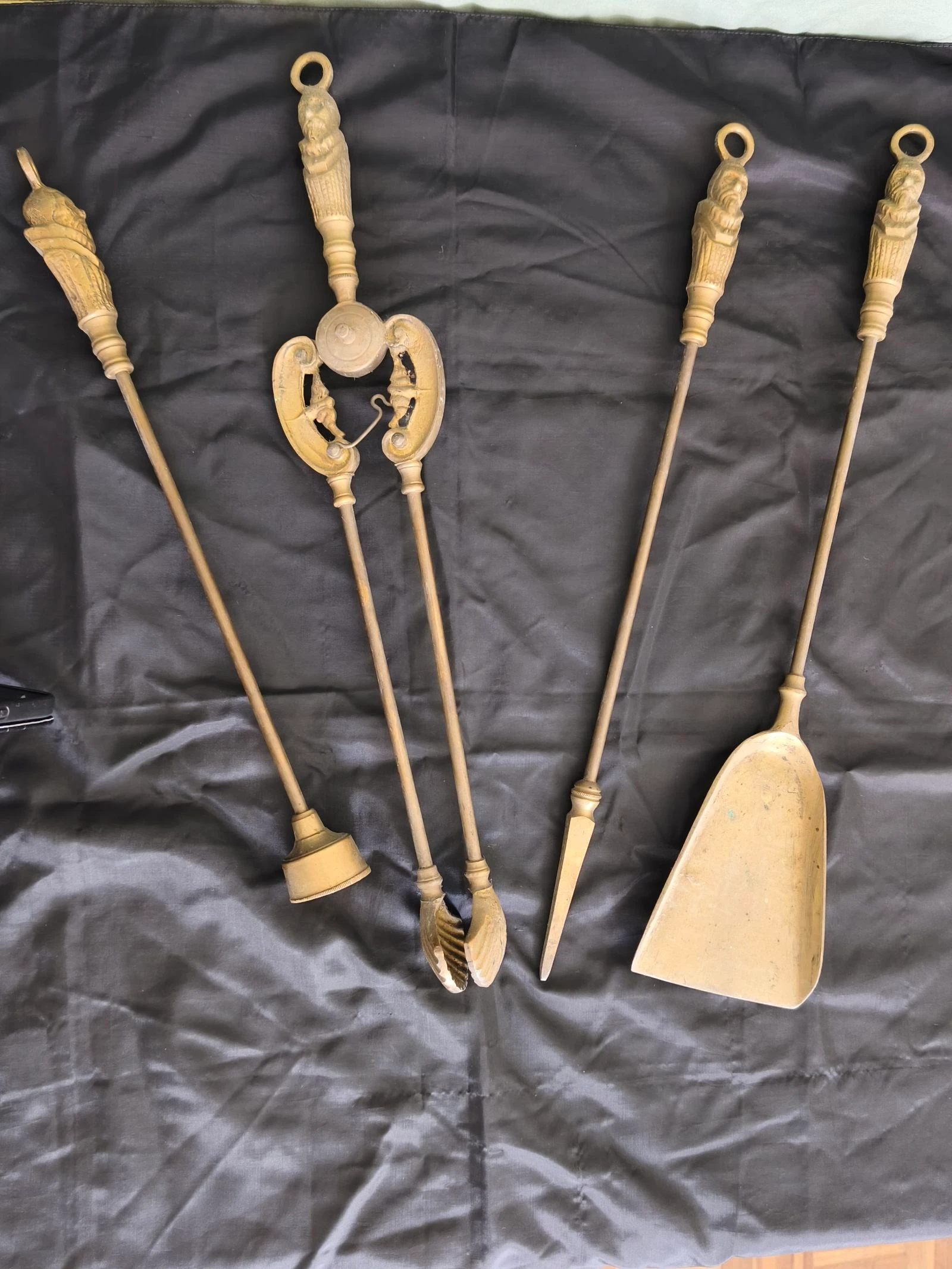 Conjunto antigo de 4 peças para lareira em bronze